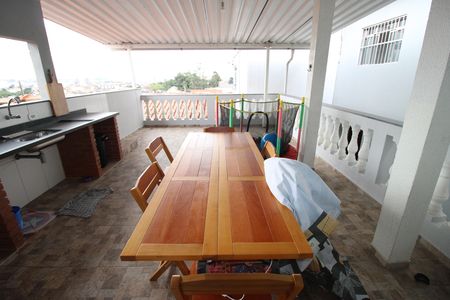 Casa à venda com 160m², 4 quartos e 1 vagaÁrea Comum