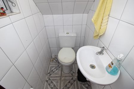 Casa à venda com 160m², 4 quartos e 1 vagaÁrea de Serviço 2 - Banheiro