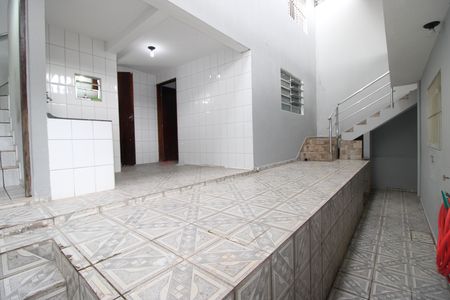 Casa à venda com 160m², 4 quartos e 1 vagaÁrea de Serviço 2