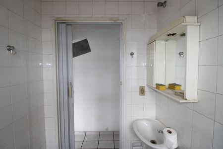 Casa à venda com 160m², 4 quartos e 1 vagaÁrea de Serviço 2 - Banheiro 2