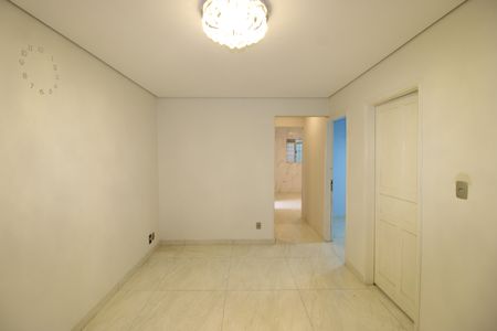 Sala de casa à venda com 4 quartos, 160m² em Vila Brasil, São Paulo