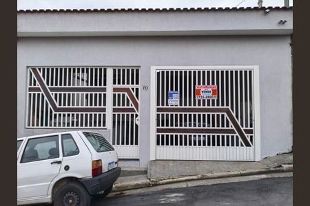 Casa à venda com 160m², 4 quartos e 1 vaga Casa à venda com 160m², 4 quartos e 1 vagaFachada