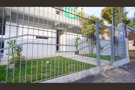 Casa à venda com 234m², 3 quartos e 6 vagas Casa à venda com 234m², 3 quartos e 6 vagasFachada e placa