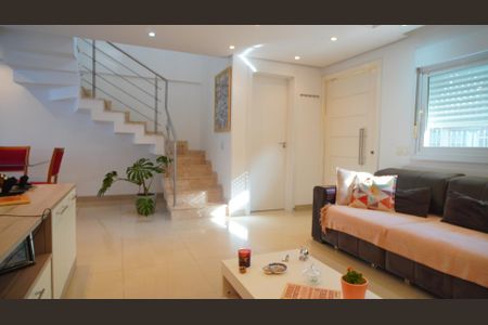 Sala  de casa à venda com 3 quartos, 234m² em Vila Ipiranga, Porto Alegre