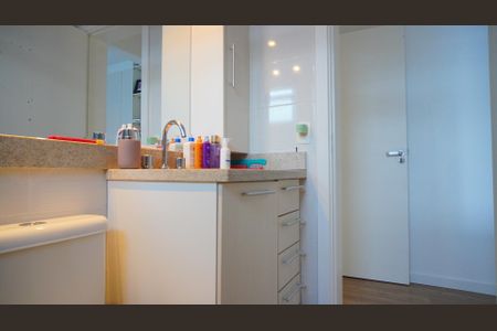 Casa à venda com 234m², 3 quartos e 6 vagas Casa à venda com 234m², 3 quartos e 6 vagasBanheiro da Suíte 1