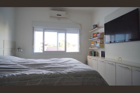 Casa à venda com 234m², 3 quartos e 6 vagas Casa à venda com 234m², 3 quartos e 6 vagasSuite 1