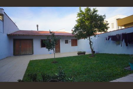 Casa à venda com 234m², 3 quartos e 6 vagas Casa à venda com 234m², 3 quartos e 6 vagasPátio e fachada da edícula