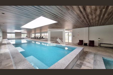 Apartamento à venda com 127m², 3 quartos e 2 vagas Apartamento à venda com 127m², 3 quartos e 2 vagasÁrea comum - Piscina