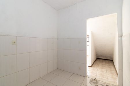 Cozinha de casa para alugar com 2 quartos, 60m² em Realengo, Rio de Janeiro