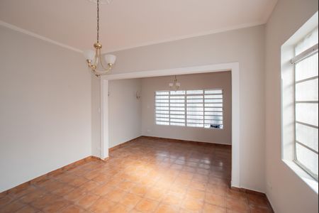 Casa para alugar com 136m², 3 quartos e 3 vagasSala