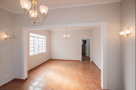 Casa para alugar com 136m², 3 quartos e 3 vagasSala