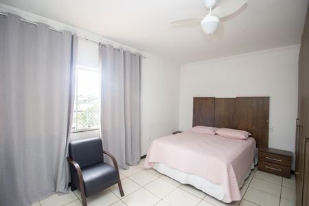 Casa à venda com 100m², 2 quartos e 2 vagas Casa à venda com 100m², 2 quartos e 2 vagasQuarto 1