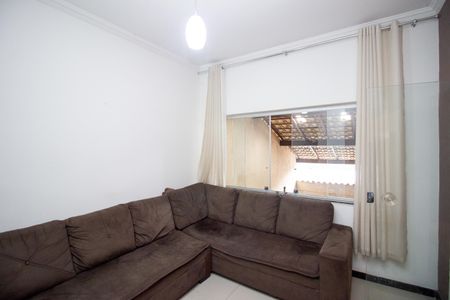Sala de casa à venda com 2 quartos, 100m² em Sapucaias Iii, Contagem