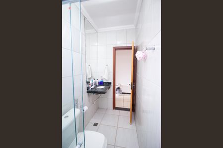 Casa à venda com 100m², 2 quartos e 2 vagas Casa à venda com 100m², 2 quartos e 2 vagasBanheiro Social