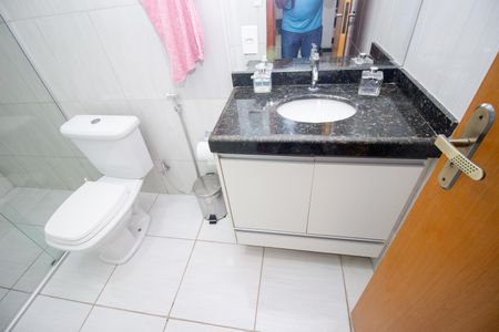 Casa à venda com 100m², 2 quartos e 2 vagas Casa à venda com 100m², 2 quartos e 2 vagasBanheiro Social 1