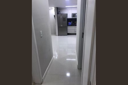 Corredor de apartamento para alugar com 2 quartos, 68m² em Jardim Flor da Montanha, Guarulhos