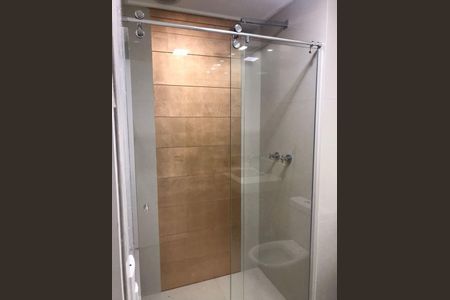 Banheiro de apartamento para alugar com 2 quartos, 68m² em Jardim Flor da Montanha, Guarulhos