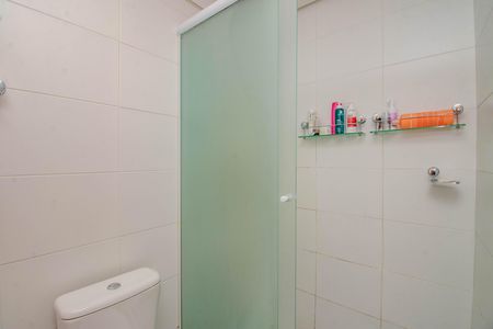 Apartamento à venda com 74m², 2 quartos e 1 vaga Apartamento à venda com 74m², 2 quartos e 1 vagaBanheiro da Suíte