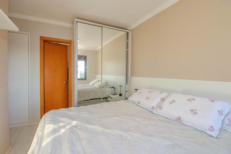 Suíte de apartamento para alugar com 2 quartos, 74m² em Santa Maria Goretti, Porto Alegre