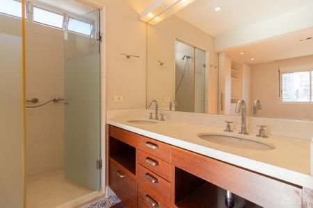 Apartamento à venda com 168m², 4 quartos e 2 vagas Apartamento à venda com 168m², 4 quartos e 2 vagasSuíte 2