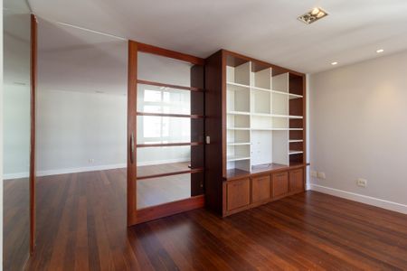 Quarto 1 de apartamento à venda com 4 quartos, 168m² em Cerqueira César, São Paulo