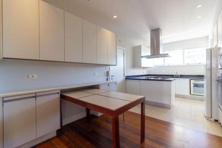 Apartamento à venda com 168m², 4 quartos e 2 vagas Apartamento à venda com 168m², 4 quartos e 2 vagasCozinha