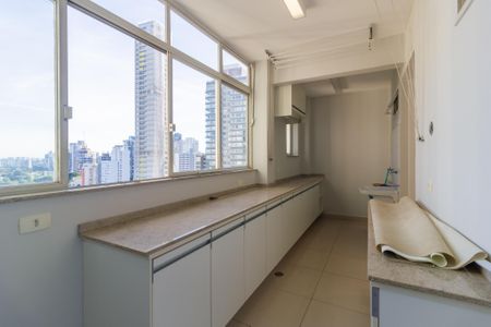 Área de Serviço de apartamento à venda com 4 quartos, 168m² em Cerqueira César, São Paulo