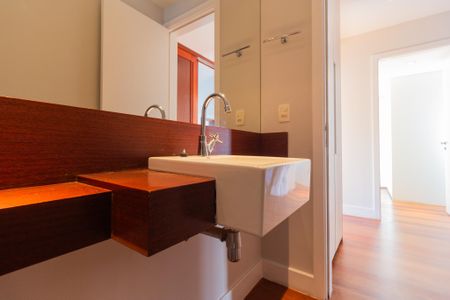 Lavabo de apartamento à venda com 4 quartos, 168m² em Cerqueira César, São Paulo