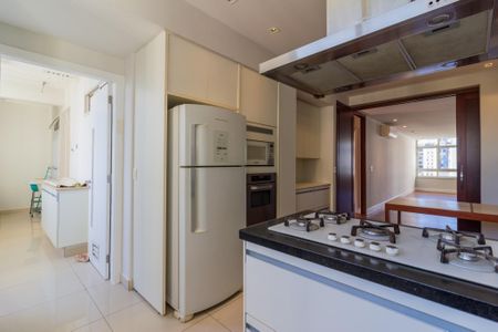 Cozinha de apartamento à venda com 4 quartos, 168m² em Cerqueira César, São Paulo