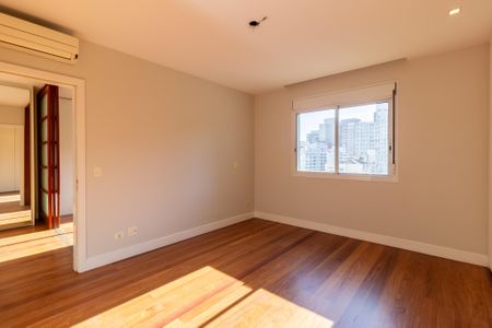 Apartamento à venda com 168m², 4 quartos e 2 vagas Apartamento à venda com 168m², 4 quartos e 2 vagasSuíte 2