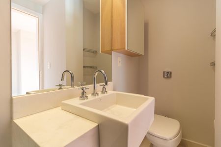 Apartamento à venda com 168m², 4 quartos e 2 vagas Apartamento à venda com 168m², 4 quartos e 2 vagasSuíte 1