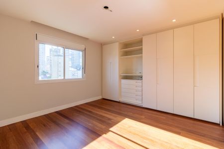 Apartamento à venda com 168m², 4 quartos e 2 vagas Apartamento à venda com 168m², 4 quartos e 2 vagasQuarto 2