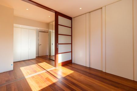 Apartamento à venda com 168m², 4 quartos e 2 vagas Apartamento à venda com 168m², 4 quartos e 2 vagasQuarto 2