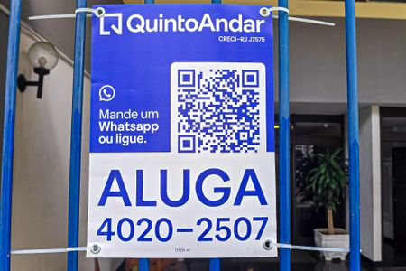 Apartamento para alugar com 50m², 2 quartos e 1 vagaFachada do Prédio com placa