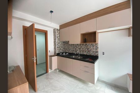 Cozinha de apartamento para alugar com 1 quarto, 27m² em Jardim Oriental, São Paulo
