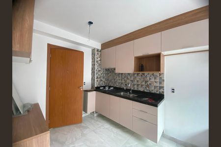 Cozinha de apartamento para alugar com 1 quarto, 27m² em Jardim Oriental, São Paulo