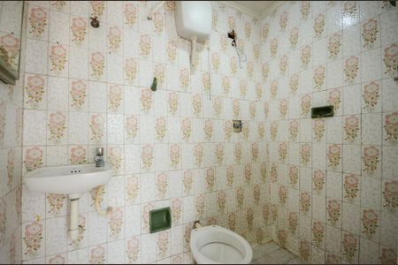 Casa à venda com 410m², 4 quartos e 2 vagasBanheiro de serviço