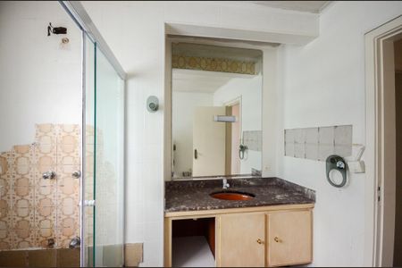 Casa à venda com 410m², 4 quartos e 2 vagasSuíte - Banheiro