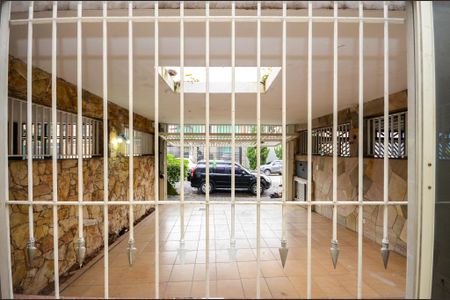 Casa à venda com 410m², 4 quartos e 2 vagasSala - Janela