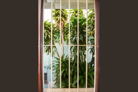 Casa à venda com 410m², 4 quartos e 2 vagasQuarto 2 - Janela