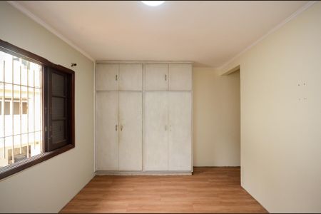 Casa à venda com 410m², 4 quartos e 2 vagasQuarto 1