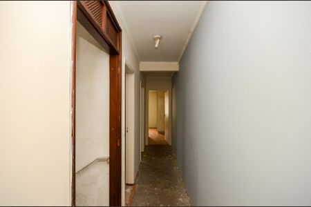 Casa à venda com 410m², 4 quartos e 2 vagasCorredor
