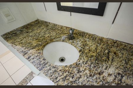 Casa à venda com 410m², 4 quartos e 2 vagasBanheiro
