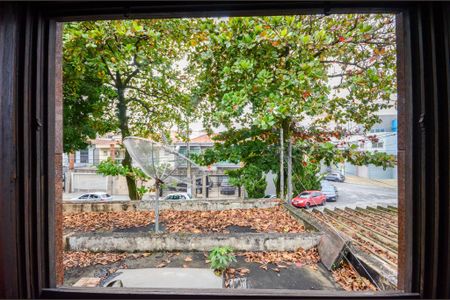Casa à venda com 410m², 4 quartos e 2 vagasSuíte - Janela
