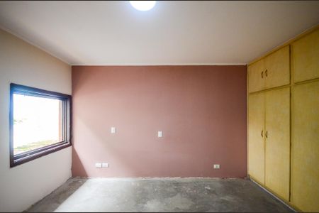 Casa à venda com 410m², 4 quartos e 2 vagasSuíte