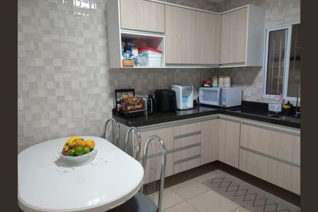 Casa para alugar com 144m², 2 quartos e 4 vagas Casa para alugar com 144m², 2 quartos e 4 vagasCozinha