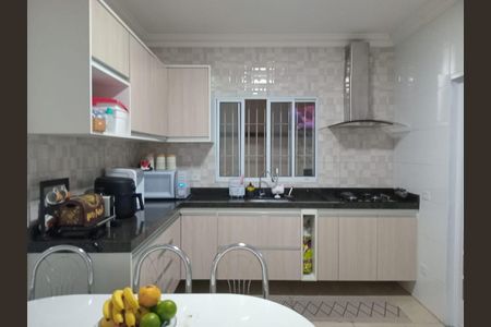 Casa para alugar com 144m², 2 quartos e 4 vagas Casa para alugar com 144m², 2 quartos e 4 vagasCozinha