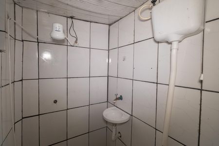 Banheiro de casa para alugar com 1 quarto, 30m² em Vila Guilherme, São Paulo