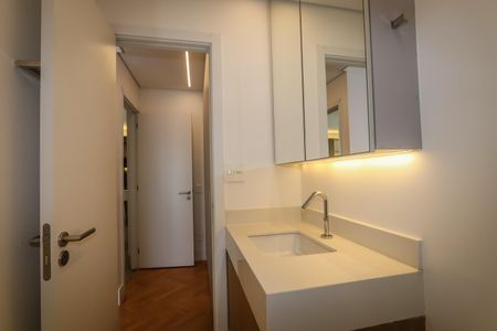 Apartamento à venda com 92m², 2 quartos e 1 vaga Apartamento à venda com 92m², 2 quartos e 1 vagaBanheiro da Suíte
