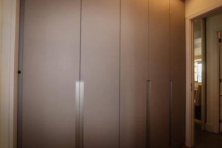 Apartamento à venda com 92m², 2 quartos e 1 vaga Apartamento à venda com 92m², 2 quartos e 1 vagaCloset da Suite 2